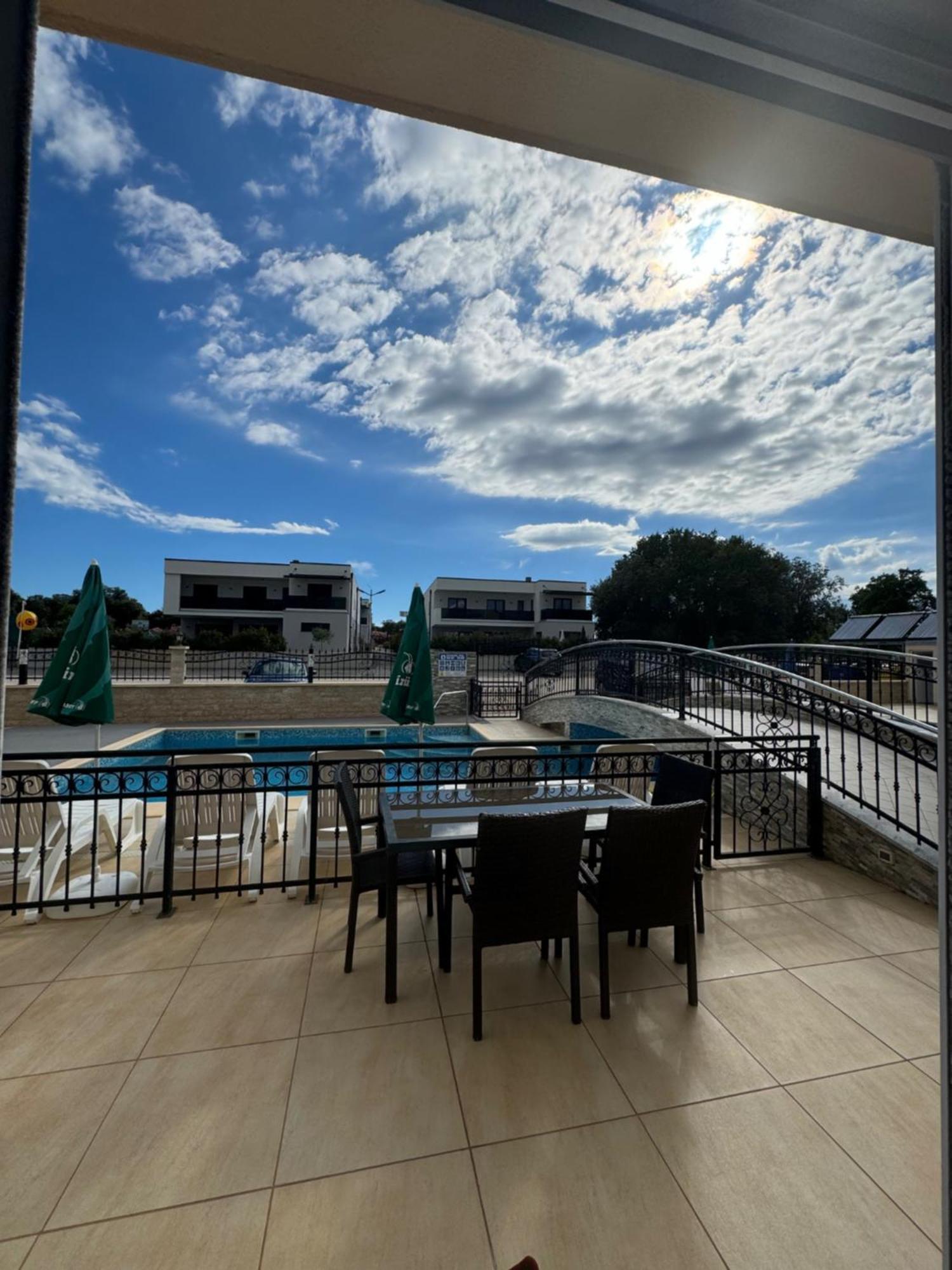 Funtana Appartements An Der 1 Reihe Vom Meer Bagian luar foto